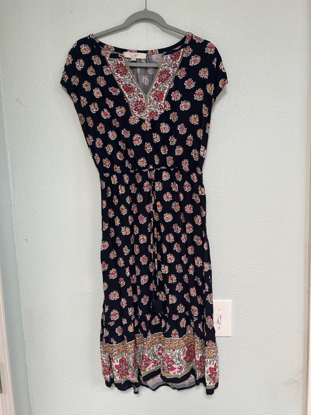 Ann Taylor LOFT Navy Floral V-Neck Midi Dress